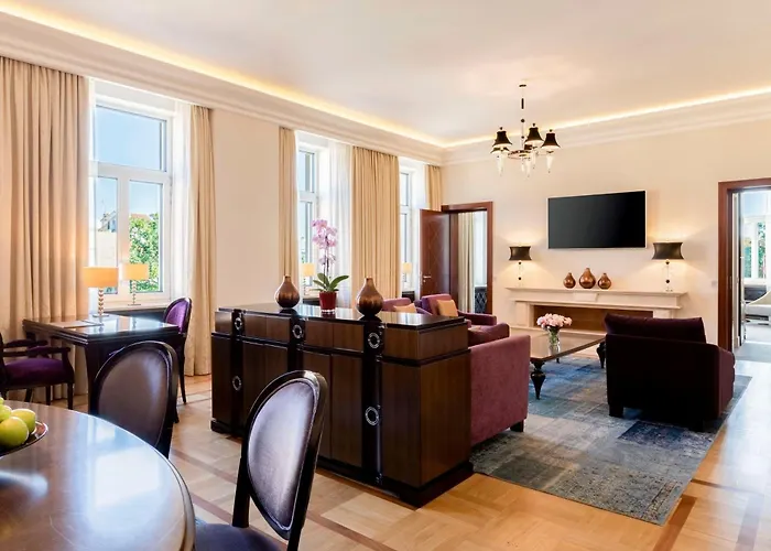 Grand Hotel Vilnius, Curio Collection By Hilton